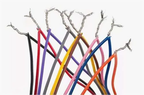 兩根2.5平方電線=5平方電線嗎?