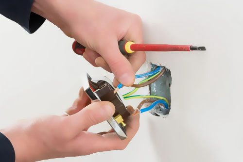 及時檢修電路(Timely maintenance of circuit)